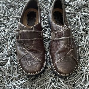 Brown and gray leather 8 1/2 shoe earth origins by earth